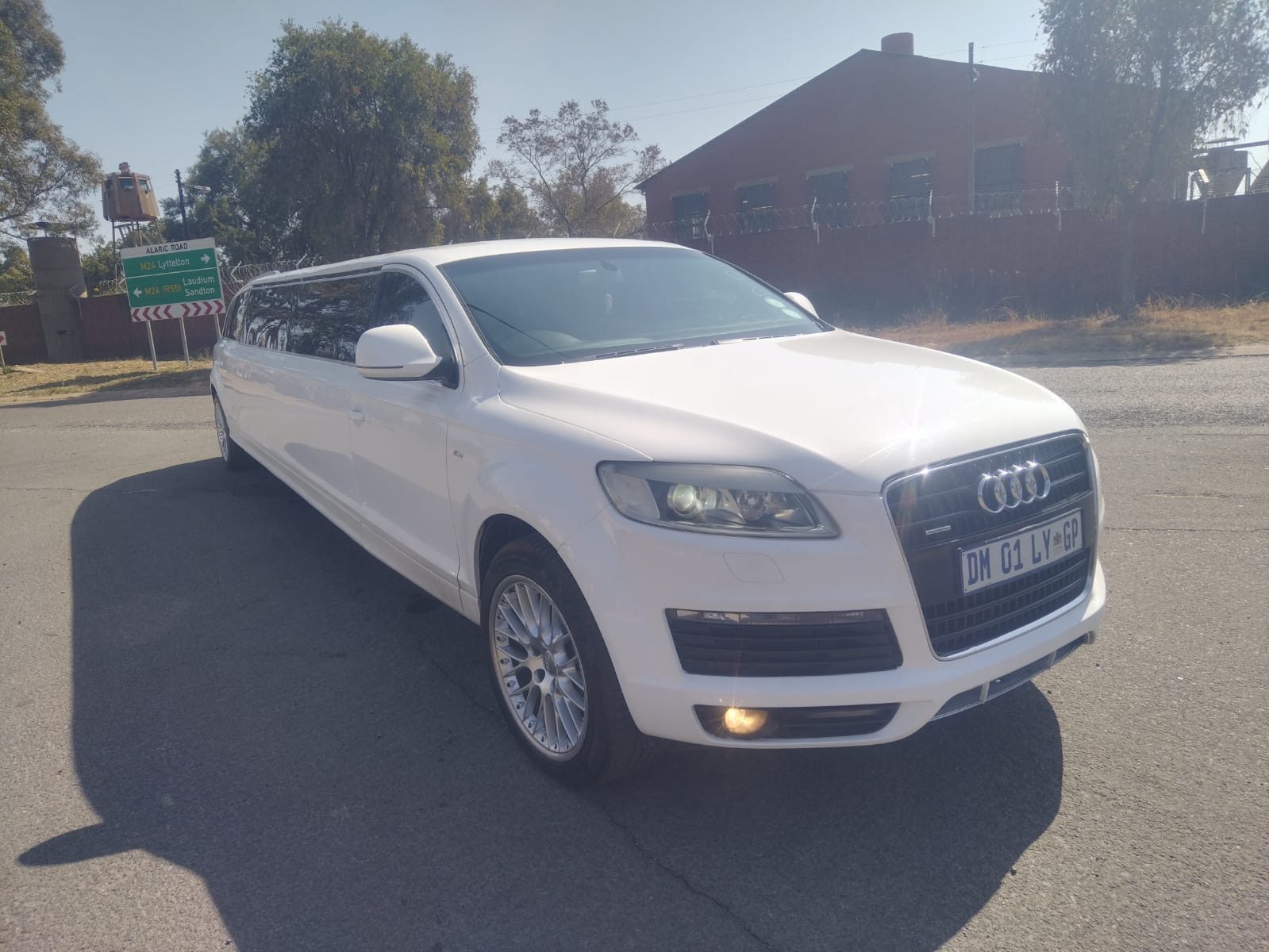 White Audi Q7 stretch limousine