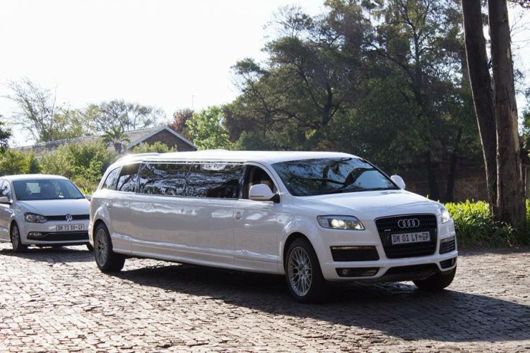 Centurion Limos Q7 12 Seater Luxury Limousine