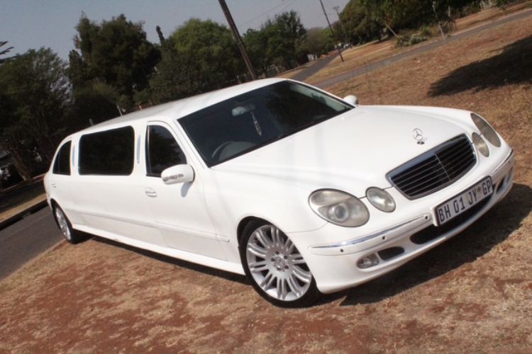 Audi Q7 12 Seater Limousine - Centurion Limos