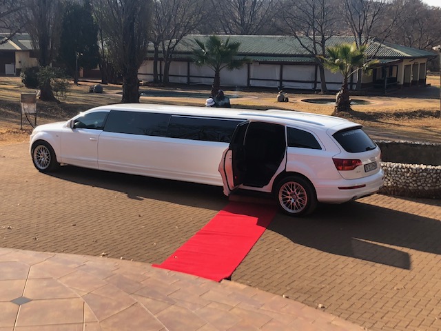 Centurion Limos Audi Q7 Red Carpet